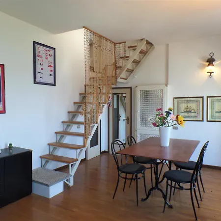 The Bay Daire Stresa